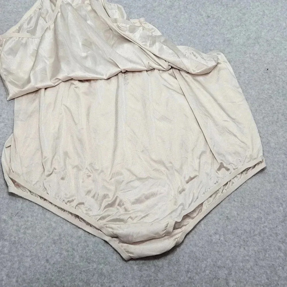 Vanity Fair Perfectly Yours Revissant Tailored Brief Fawn Colored Size 11/4XL‎ - Picture 7 of 7